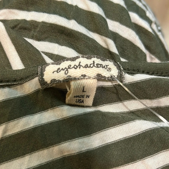 Eyeshadow Women’s LS Green Striped Cold Shoulder Bodysuit‎ Size Large NWT - Picture 7 of 9